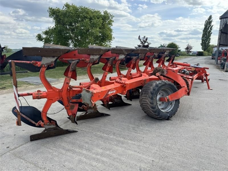 Kuhn Kuhn VT1180M6H 5+1 Semi Mounted Plough - Eke: 2 kép. Kuhn Kuhn VT1180M6H 5+1 Semi Mounted Plough - Eke: 2 kép.