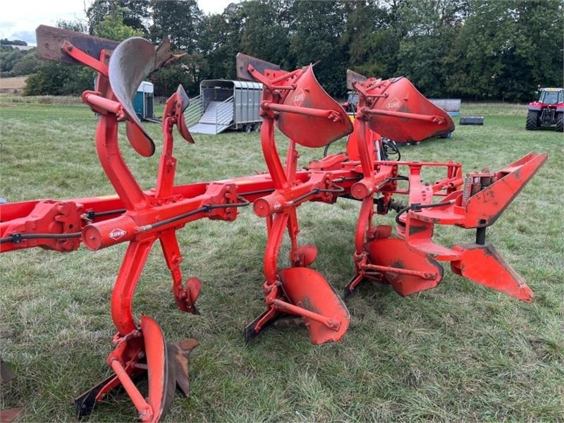 Kuhn Multi-Master 153 6 Furrow Plough - Eke: 5 kép. Kuhn Multi-Master 153 6 Furrow Plough - Eke: 5 kép.