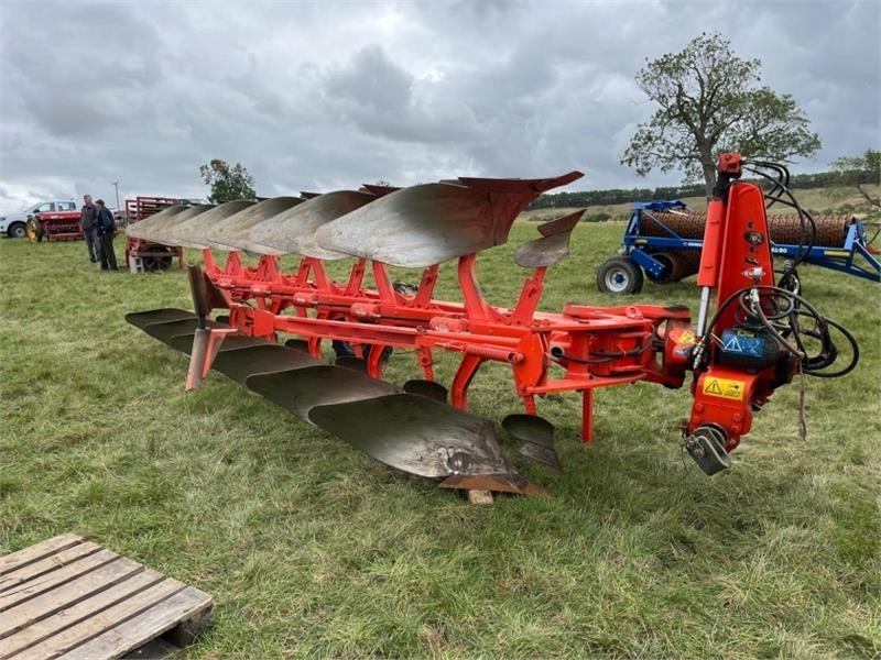 Kuhn Multi-Master 153 6 Furrow Plough - Eke: 1 kép. Kuhn Multi-Master 153 6 Furrow Plough - Eke: 1 kép.