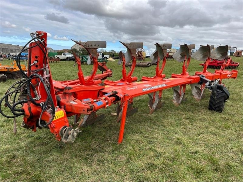 Kuhn Multi-Master 153 6 Furrow Plough - Eke: 2 kép. Kuhn Multi-Master 153 6 Furrow Plough - Eke: 2 kép.