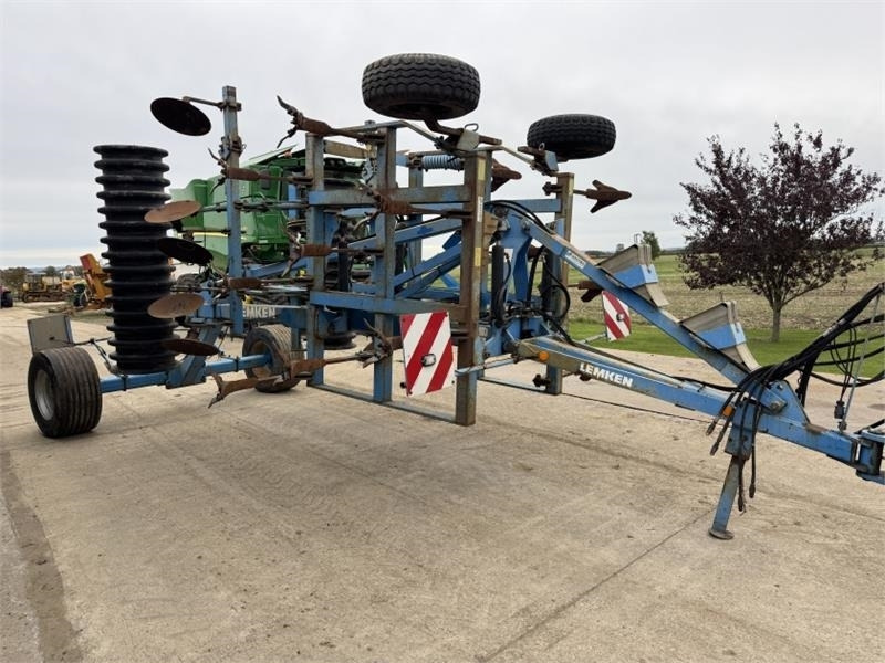 Lemken Thorit 400 Cultivator  - Talajmaró: 4 kép. Lemken Thorit 400 Cultivator  - Talajmaró: 4 kép.