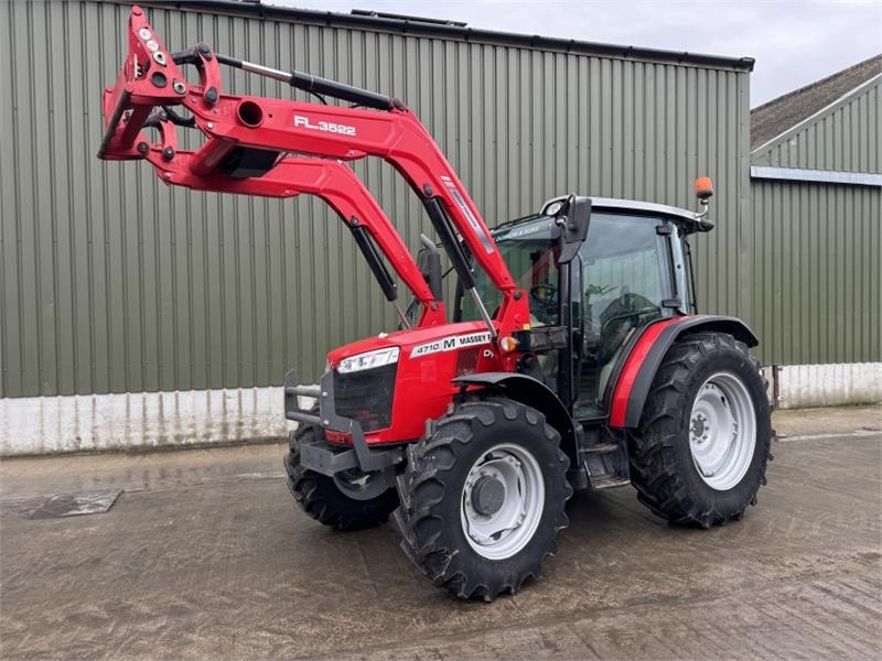 Massey Ferguson 4710 c/w FL.3522 Loader **Low Hours** - Traktor: 1 kép. Massey Ferguson 4710 c/w FL.3522 Loader **Low Hours** - Traktor: 1 kép.