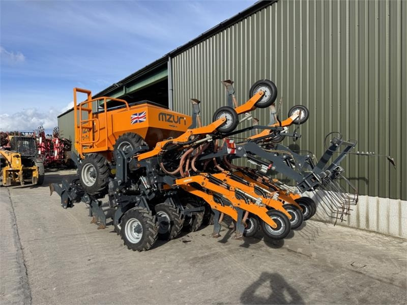 Mzuri Pro Till 4T Seed Drill - Kombinált vetőgép: 3 kép. Mzuri Pro Till 4T Seed Drill - Kombinált vetőgép: 3 kép.