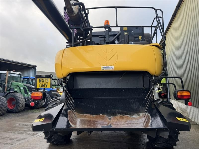 New Holland CR9070 c/w 30ft Varifeed Header - Betakarítógép tartozék: 5 kép. New Holland CR9070 c/w 30ft Varifeed Header - Betakarítógép tartozék: 5 kép.