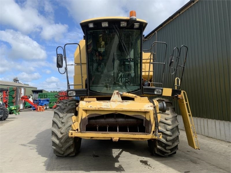 New Holland/Laverda New Holland TL58i / Laverda Hi - Betakarítógép tartozék: 5 kép. New Holland/Laverda New Holland TL58i / Laverda Hi - Betakarítógép tartozék: 5 kép.