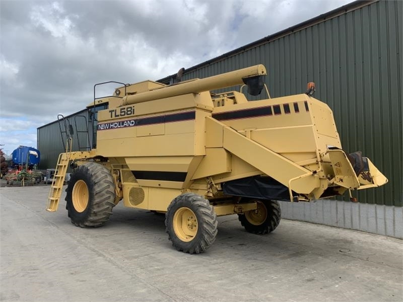New Holland/Laverda New Holland TL58i / Laverda Hi - Betakarítógép tartozék: 4 kép. New Holland/Laverda New Holland TL58i / Laverda Hi - Betakarítógép tartozék: 4 kép.