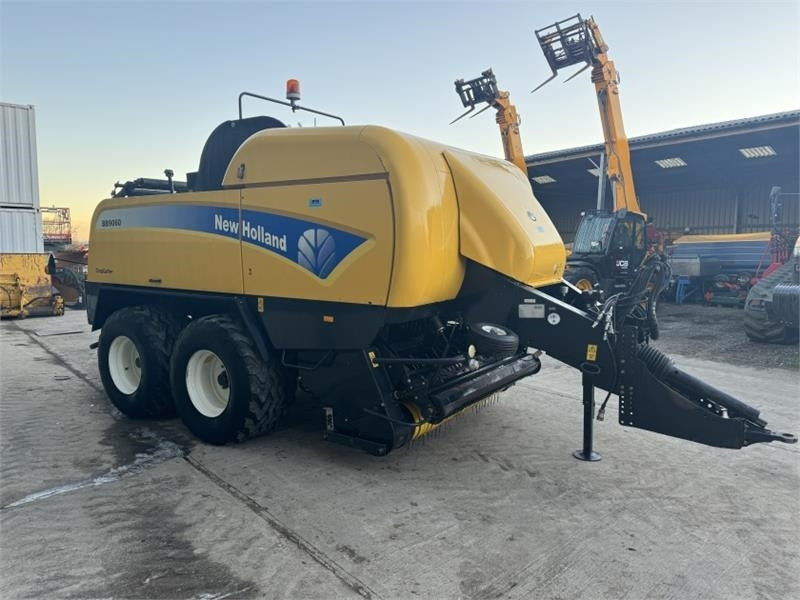 New Holland New Holland BB9060 Baler - Kocka bálázó: 4 kép. New Holland New Holland BB9060 Baler - Kocka bálázó: 4 kép.