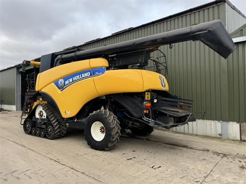 New Holland New Holland CR9090 c/w 35ft Header - Betakarítógép tartozék: 5 kép. New Holland New Holland CR9090 c/w 35ft Header - Betakarítógép tartozék: 5 kép.