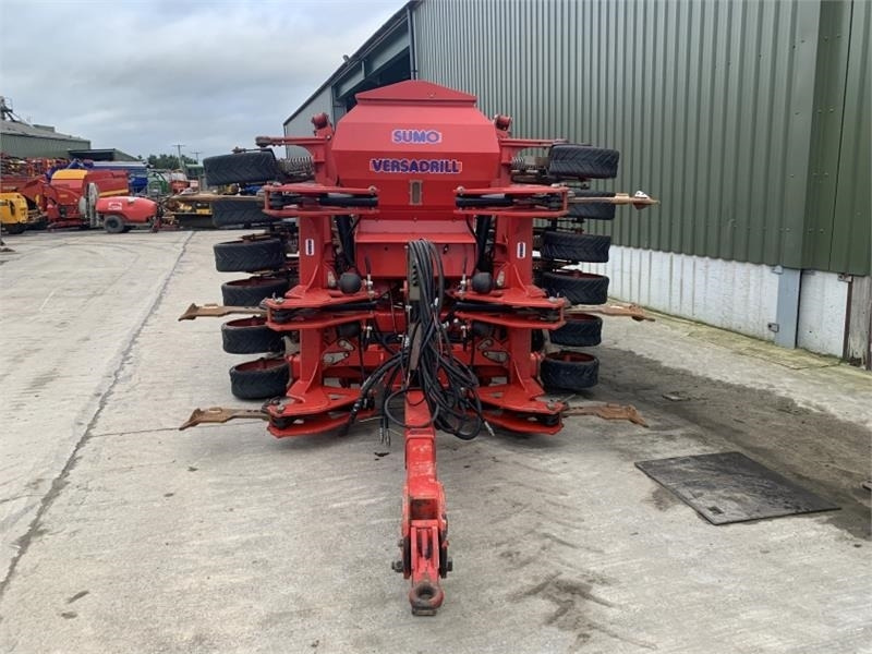 Sumo 4m Versadrill Moore System - Kombinált vetőgép: 4 kép. Sumo 4m Versadrill Moore System - Kombinált vetőgép: 4 kép.