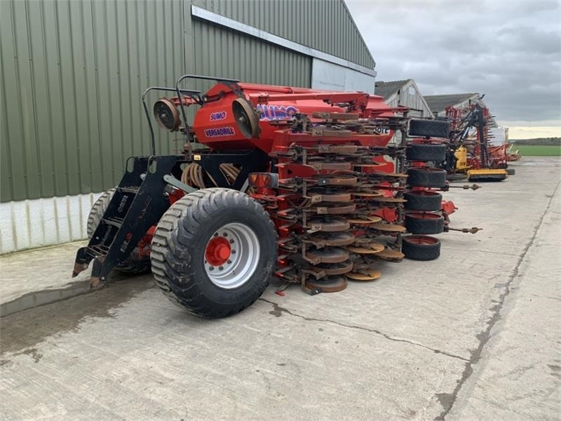 Sumo 4m Versadrill Moore System - Kombinált vetőgép: 2 kép. Sumo 4m Versadrill Moore System - Kombinált vetőgép: 2 kép.