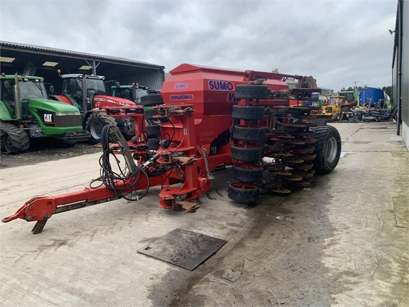 Sumo 4m Versadrill Moore System - Kombinált vetőgép: 3 kép. Sumo 4m Versadrill Moore System - Kombinált vetőgép: 3 kép.