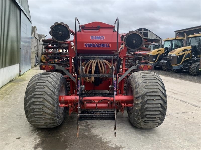Sumo 4m Versadrill Moore System - Kombinált vetőgép: 5 kép. Sumo 4m Versadrill Moore System - Kombinált vetőgép: 5 kép.