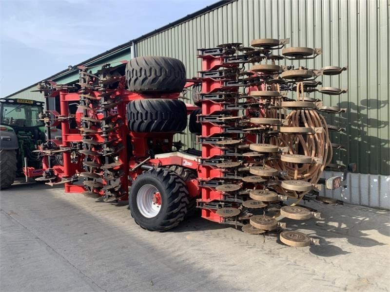 Sumo 6m Versa Plus Seed Drill - Kombinált vetőgép: 4 kép. Sumo 6m Versa Plus Seed Drill - Kombinált vetőgép: 4 kép.