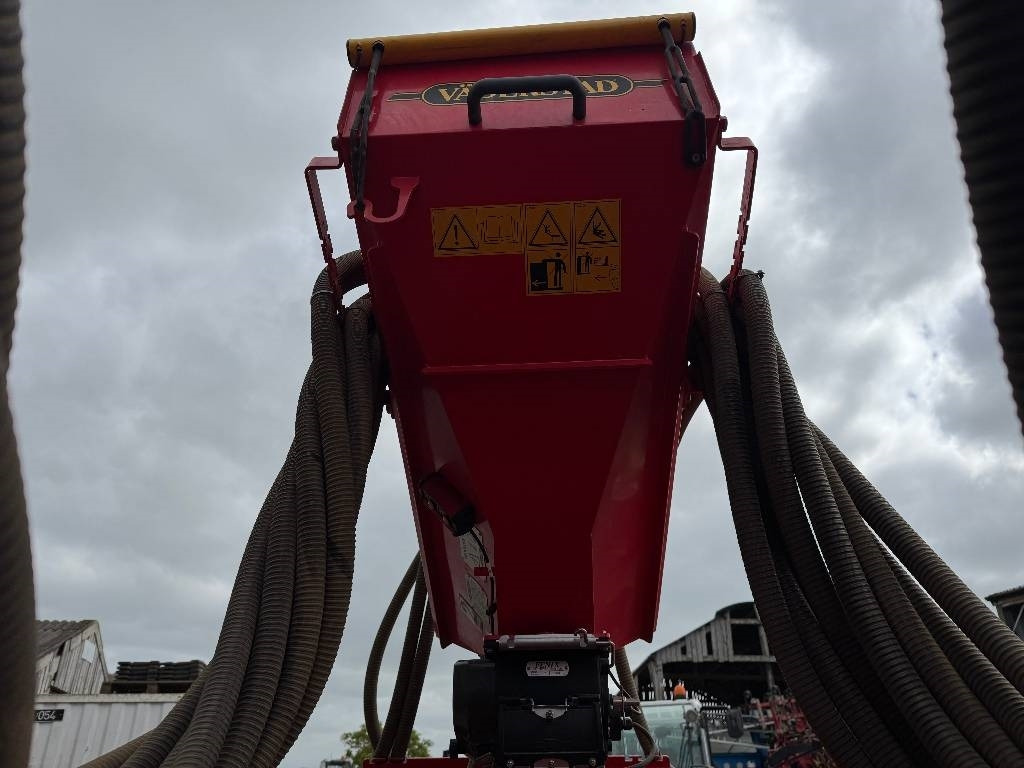 Vaderstad Bio Drill 360 - Szemenkénti vetőgép: 3 kép. Vaderstad Bio Drill 360 - Szemenkénti vetőgép: 3 kép.