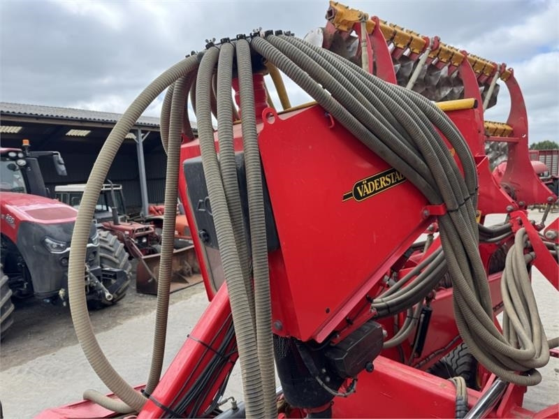 Vaderstad Bio Drill 360 - Kombinált vetőgép: 4 kép. Vaderstad Bio Drill 360 - Kombinált vetőgép: 4 kép.