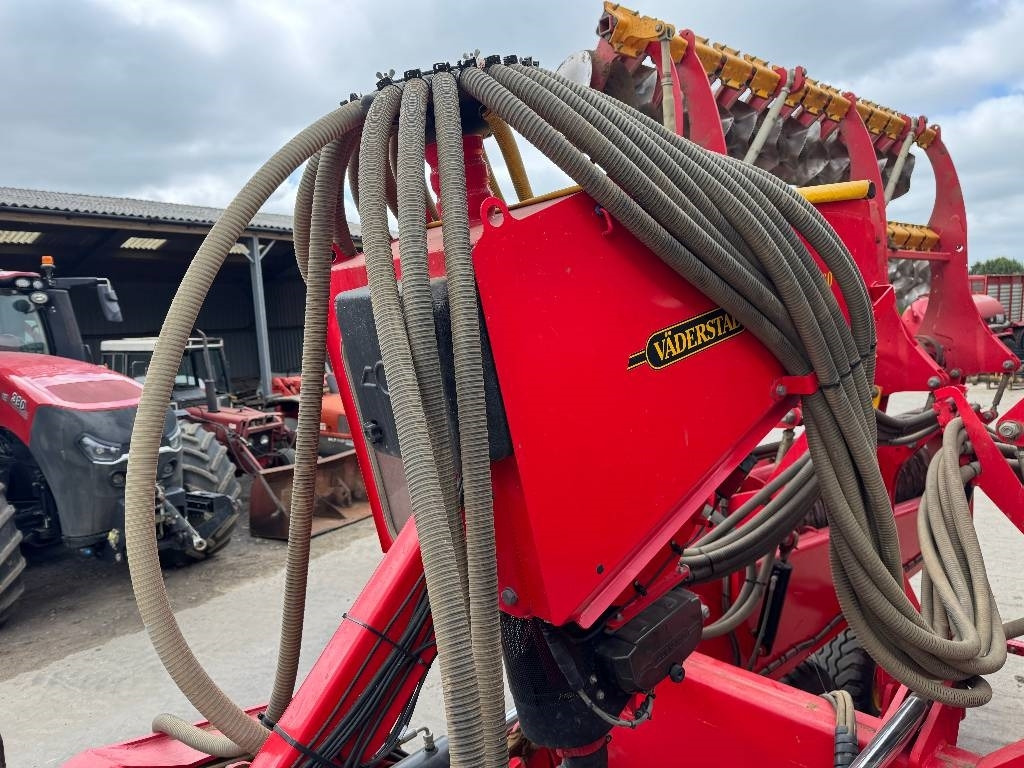Vaderstad Bio Drill 360 - Szemenkénti vetőgép: 4 kép. Vaderstad Bio Drill 360 - Szemenkénti vetőgép: 4 kép.