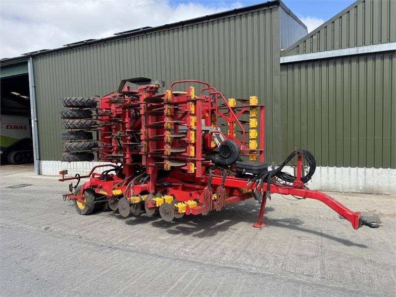 Vaderstad Rapid A600s **3 Row** - Kombinált vetőgép: 1 kép. Vaderstad Rapid A600s **3 Row** - Kombinált vetőgép: 1 kép.
