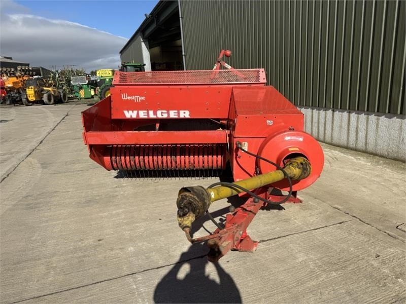 Welger West Mac AP630 Square Baler - Kocka bálázó: 2 kép. Welger West Mac AP630 Square Baler - Kocka bálázó: 2 kép.