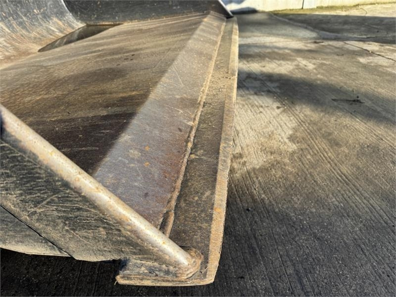 X Form Grain Bucket - Teleszkópos rakodó: 5 kép. X Form Grain Bucket - Teleszkópos rakodó: 5 kép.