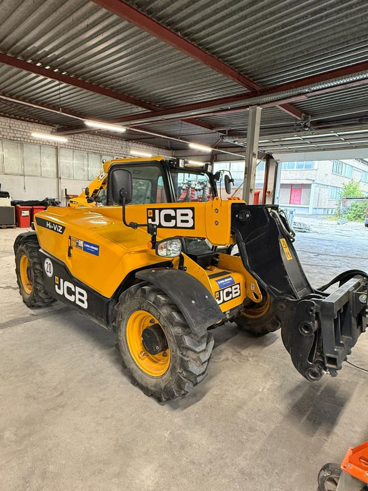JCB JCB 525-60T5 HiViz - Teleszkópos homlokrakodó: 2 kép. JCB JCB 525-60T5 HiViz - Teleszkópos homlokrakodó: 2 kép.