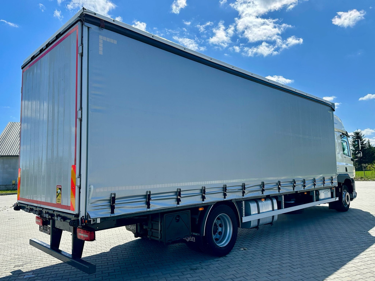 DAF CF 320 / FIRANKA / 21 EUROPALET / SYPIALKA / AUTOMAT / KLIMA POSTOJOWA / 2021 ROK TO - Ponyvás teherautó: 4 kép. DAF CF 320 / FIRANKA / 21 EUROPALET / SYPIALKA / AUTOMAT / KLIMA POSTOJOWA / 2021 ROK TO - Ponyvás teherautó: 4 kép.