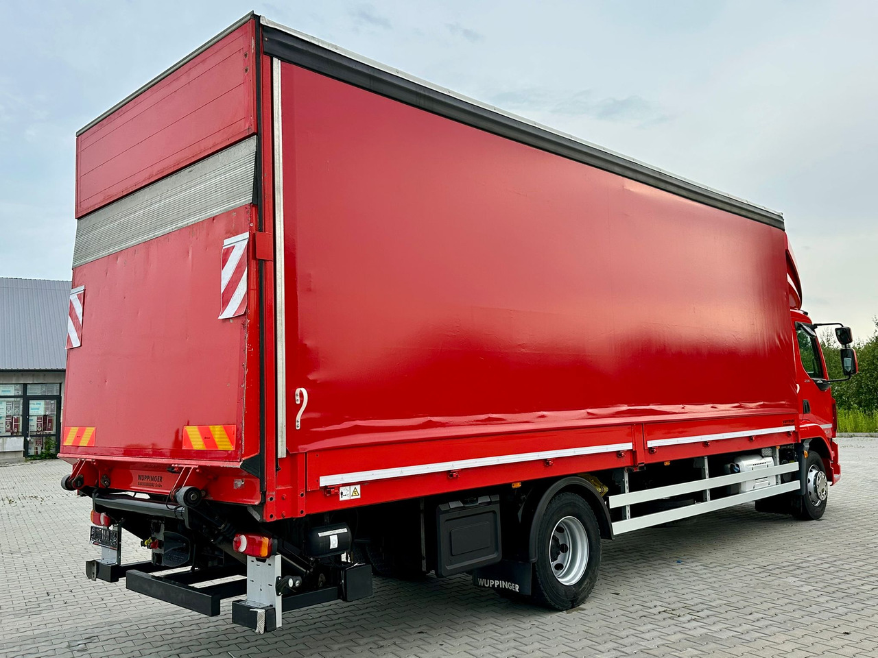 DAF LF 290 / BURTO - FIRANKA / 18 PALET / WINDA / 16 T DMC / SYPIALKA / 2020 ROK / SPROWADZONY - Ponyvás teherautó: 4 kép. DAF LF 290 / BURTO - FIRANKA / 18 PALET / WINDA / 16 T DMC / SYPIALKA / 2020 ROK / SPROWADZONY - Ponyvás teherautó: 4 kép.