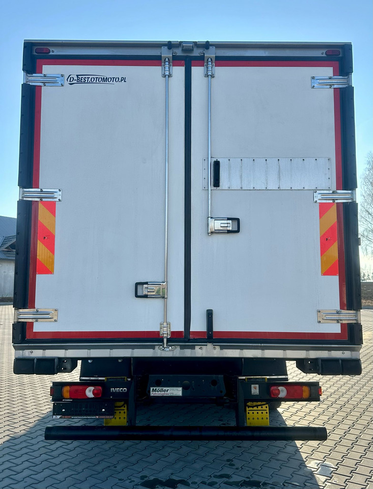 IVECO EUROCARGO 160-280 / CHŁODNIA / 6.1 M DŁUGOŚCI / 15 EUROPALET / AUTOMAT / SYPIALKA / NISKI PRZEBIEG / 16 TON DMC / CARRIER SPALINOWO - ELEKTRYCZNY / 2018 ROK - Hűtős teherautó: 3 kép. IVECO EUROCARGO 160-280 / CHŁODNIA / 6.1 M DŁUGOŚCI / 15 EUROPALET / AUTOMAT / SYPIALKA / NISKI PRZEBIEG / 16 TON DMC / CARRIER SPALINOWO - ELEKTRYCZNY / 2018 ROK - Hűtős teherautó: 3 kép.