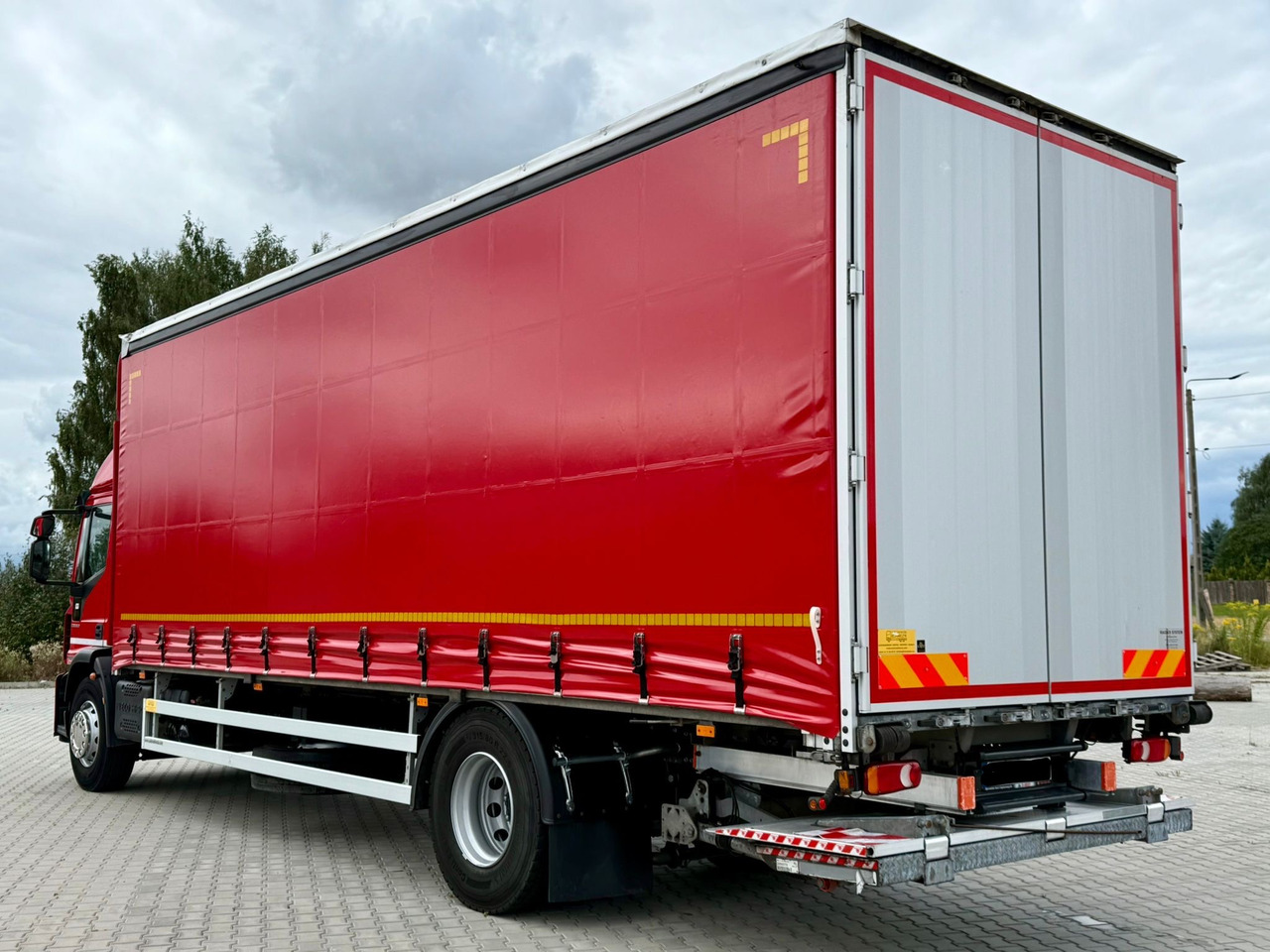 IVECO EUROCARGO 180-280 / FIRANKA / WINDA / 20 PALET / 80 TYŚ KM / 2023 ROK / 9 223 KG ŁADOWNOŚ - Ponyvás teherautó: 3 kép. IVECO EUROCARGO 180-280 / FIRANKA / WINDA / 20 PALET / 80 TYŚ KM / 2023 ROK / 9 223 KG ŁADOWNOŚ - Ponyvás teherautó: 3 kép.
