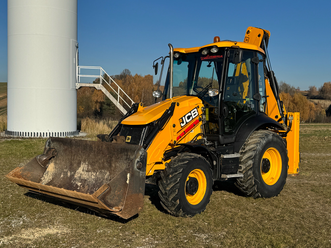 JCB 3CX / KOPARKO-ŁADOWARKA / 2019 ROK / 4200 MTH / KLIMATYZACJA / SPROWADZONA - Kotrórakodó: 2 kép. JCB 3CX / KOPARKO-ŁADOWARKA / 2019 ROK / 4200 MTH / KLIMATYZACJA / SPROWADZONA - Kotrórakodó: 2 kép.