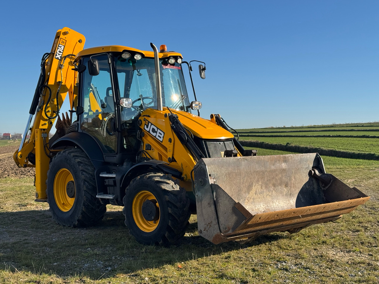 JCB 3CX / KOPARKO-ŁADOWARKA / 2019 ROK / 4200 MTH / KLIMATYZACJA / SPROWADZONA - Kotrórakodó: 1 kép. JCB 3CX / KOPARKO-ŁADOWARKA / 2019 ROK / 4200 MTH / KLIMATYZACJA / SPROWADZONA - Kotrórakodó: 1 kép.