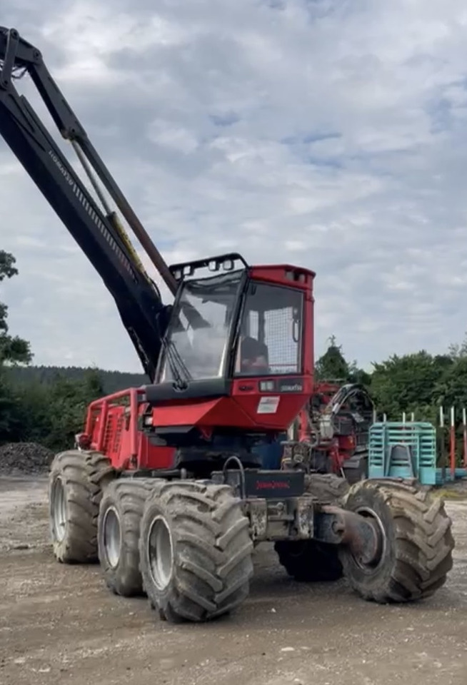 KOMATSU 911.5 / GŁOWICA C93 / CIĄGNIK LEŚNY / SERWISOWANY - Fakitermelő gép: 4 kép. KOMATSU 911.5 / GŁOWICA C93 / CIĄGNIK LEŚNY / SERWISOWANY - Fakitermelő gép: 4 kép.
