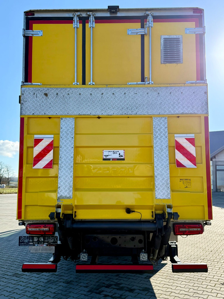 MAN 18.320 / IZOTERMA / GRZANA / WINDA / 20 EUROPALET / AUTOMAT / 170 TYŚ KM / 2021 R / SYPIALKA / CAŁY NA PODUSZKACH / SPROWADZONY / JAK NOWY - Hőszigetelt teherautó: 5 kép. MAN 18.320 / IZOTERMA / GRZANA / WINDA / 20 EUROPALET / AUTOMAT / 170 TYŚ KM / 2021 R / SYPIALKA / CAŁY NA PODUSZKACH / SPROWADZONY / JAK NOWY - Hőszigetelt teherautó: 5 kép.