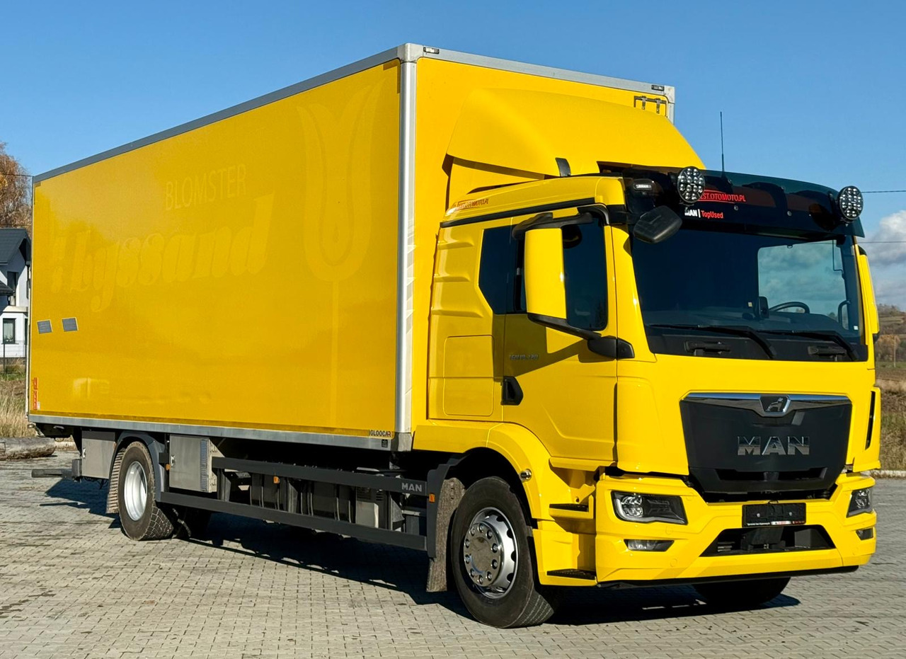 MAN 18.320 / IZOTERMA / GRZANA / WINDA / 20 EUROPALET / AUTOMAT / 170 TYŚ KM / 2021 R / SYPIALKA / CAŁY NA PODUSZKACH / SPROWADZONY / JAK NOWY - Hőszigetelt teherautó: 1 kép. MAN 18.320 / IZOTERMA / GRZANA / WINDA / 20 EUROPALET / AUTOMAT / 170 TYŚ KM / 2021 R / SYPIALKA / CAŁY NA PODUSZKACH / SPROWADZONY / JAK NOWY - Hőszigetelt teherautó: 1 kép.