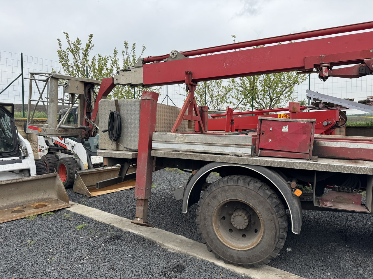 MAN 8-163 / 4X4 / PODNOŚNIK KOSZOWY / NISKI PRZEBIEG - Darus autó: 4 kép. MAN 8-163 / 4X4 / PODNOŚNIK KOSZOWY / NISKI PRZEBIEG - Darus autó: 4 kép.