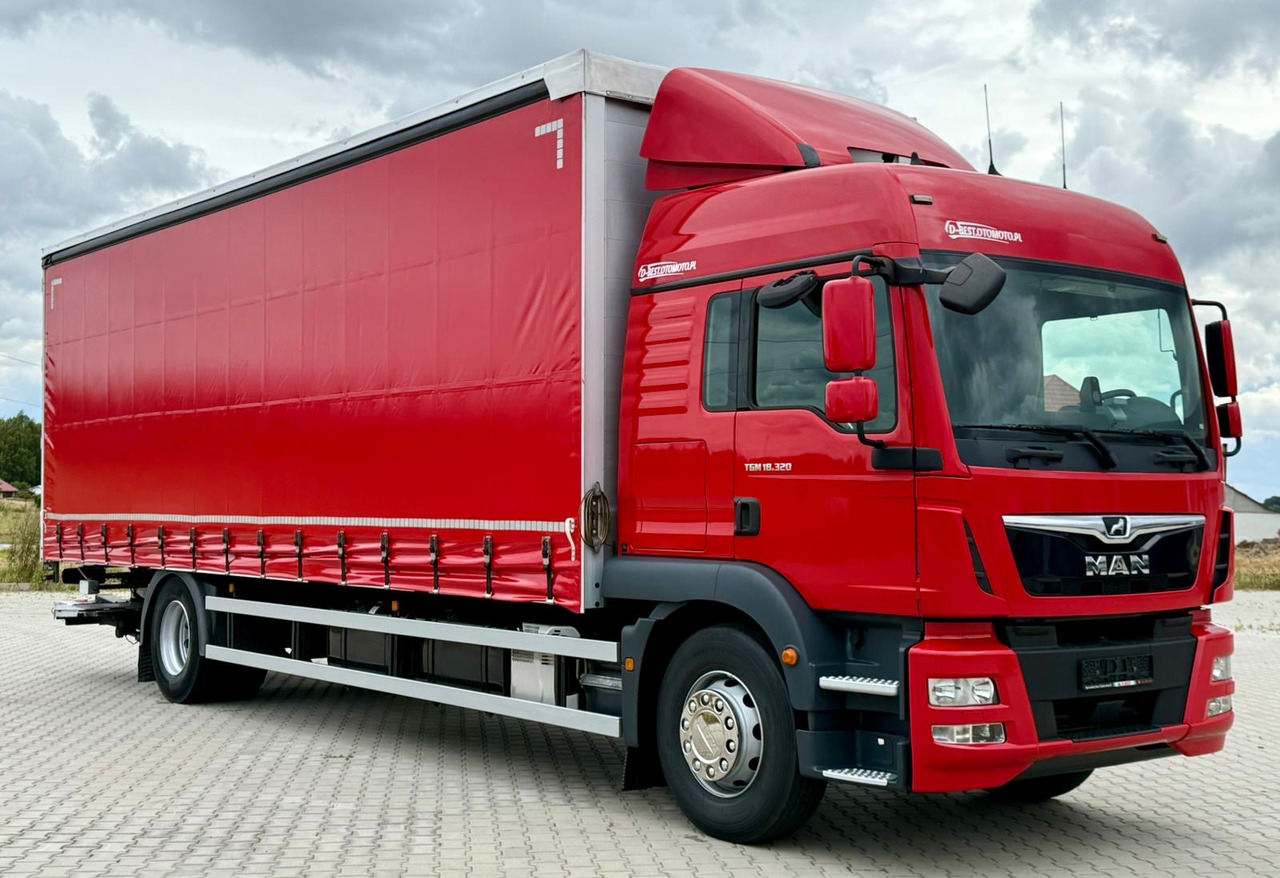 MAN MAN TGM 18.320 ROK PRODUKCJI 2020 NUMER VIN WMAN18ZZ6LY407218 PRZEBIEG 590 TYŚ KM ABS KLIMATYZACJA EL.SZYBY EL.LUSTERKA WIELOFUNKCYJNA KIEROWNICA LODÓWKA KABINA SYPIALNA DWA ŁÓŻKA OGRZEWANIE POSTOJO - Ponyvás teherautó: 1 kép. MAN MAN TGM 18.320 ROK PRODUKCJI 2020 NUMER VIN WMAN18ZZ6LY407218 PRZEBIEG 590 TYŚ KM ABS KLIMATYZACJA EL.SZYBY EL.LUSTERKA WIELOFUNKCYJNA KIEROWNICA LODÓWKA KABINA SYPIALNA DWA ŁÓŻKA OGRZEWANIE POSTOJO - Ponyvás teherautó: 1 kép.