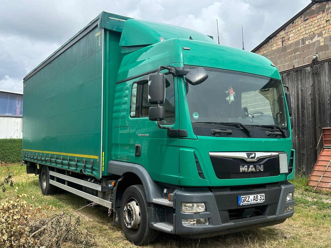 MAN TGM 12.250 / 15.250 / FIRANKA / WINDA / AUTOMAT / 18 PALET / SYPIALKA / 2017 ROK - Ponyvás teherautó: 1 kép. MAN TGM 12.250 / 15.250 / FIRANKA / WINDA / AUTOMAT / 18 PALET / SYPIALKA / 2017 ROK - Ponyvás teherautó: 1 kép.