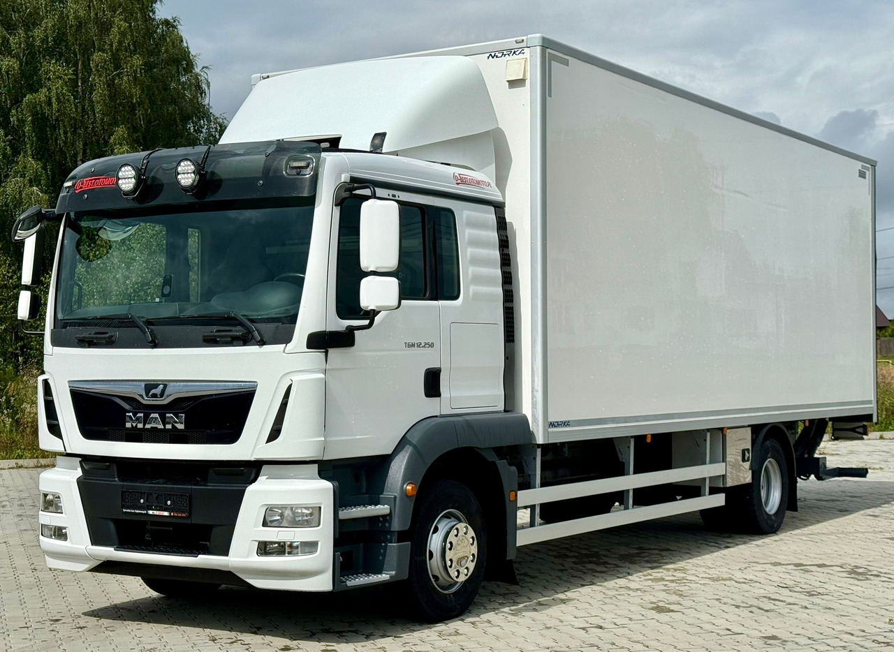 MAN TGM 12.250 / TGL / IZOTERMA / WINDA / 18 EUROPALET / SYPIALKA / 2018 - Hőszigetelt teherautó: 2 kép. MAN TGM 12.250 / TGL / IZOTERMA / WINDA / 18 EUROPALET / SYPIALKA / 2018 - Hőszigetelt teherautó: 2 kép.