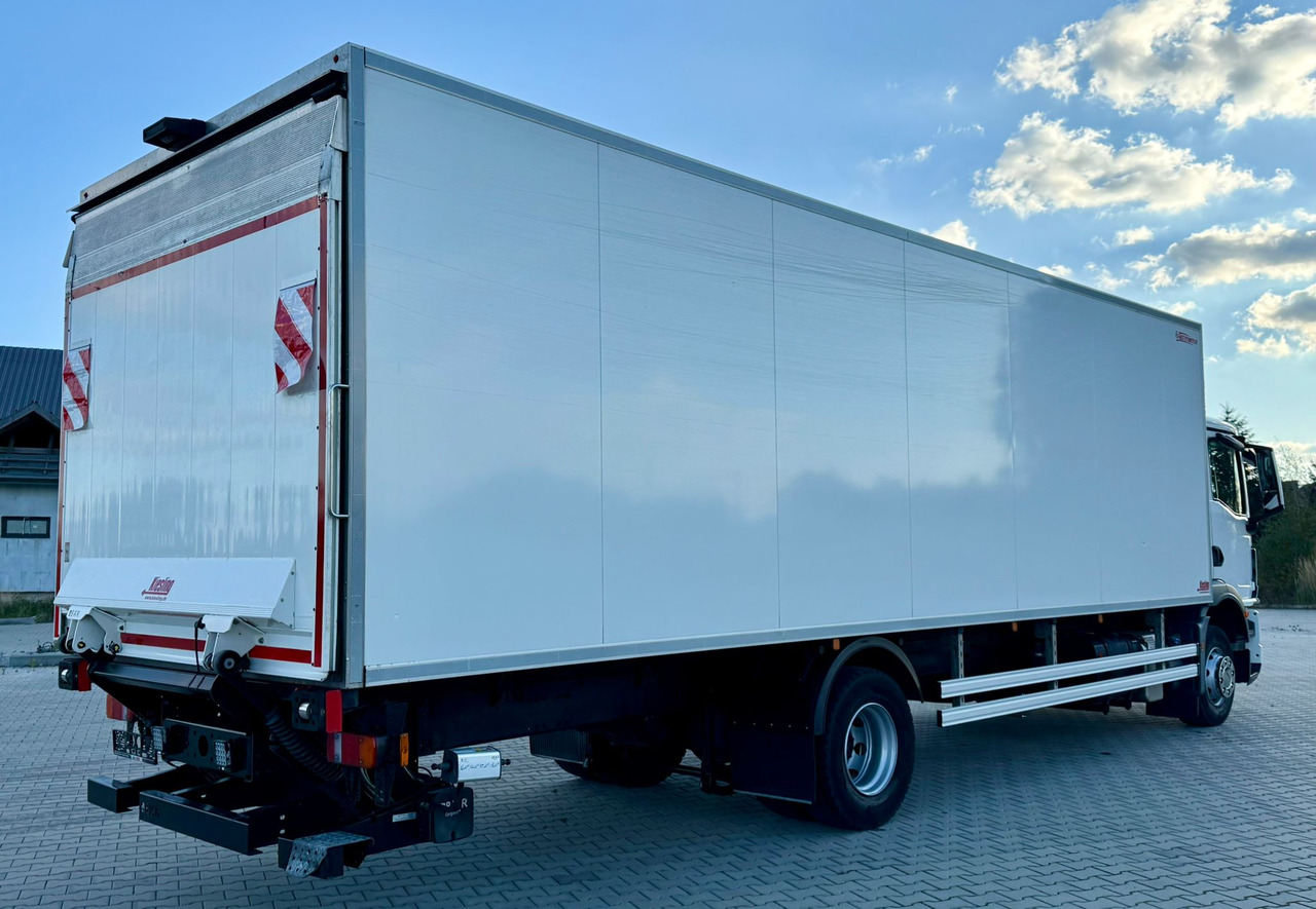 MAN TGM 15.290 / CHŁODNIA / WINDA / 8.3 M DŁUGOŚCI / 20 EUROPALET / THERMO KING / +30/-30 / AUTOMAT / 2021 ROK / SERWISOWANY - Hűtős teherautó: 3 kép. MAN TGM 15.290 / CHŁODNIA / WINDA / 8.3 M DŁUGOŚCI / 20 EUROPALET / THERMO KING / +30/-30 / AUTOMAT / 2021 ROK / SERWISOWANY - Hűtős teherautó: 3 kép.