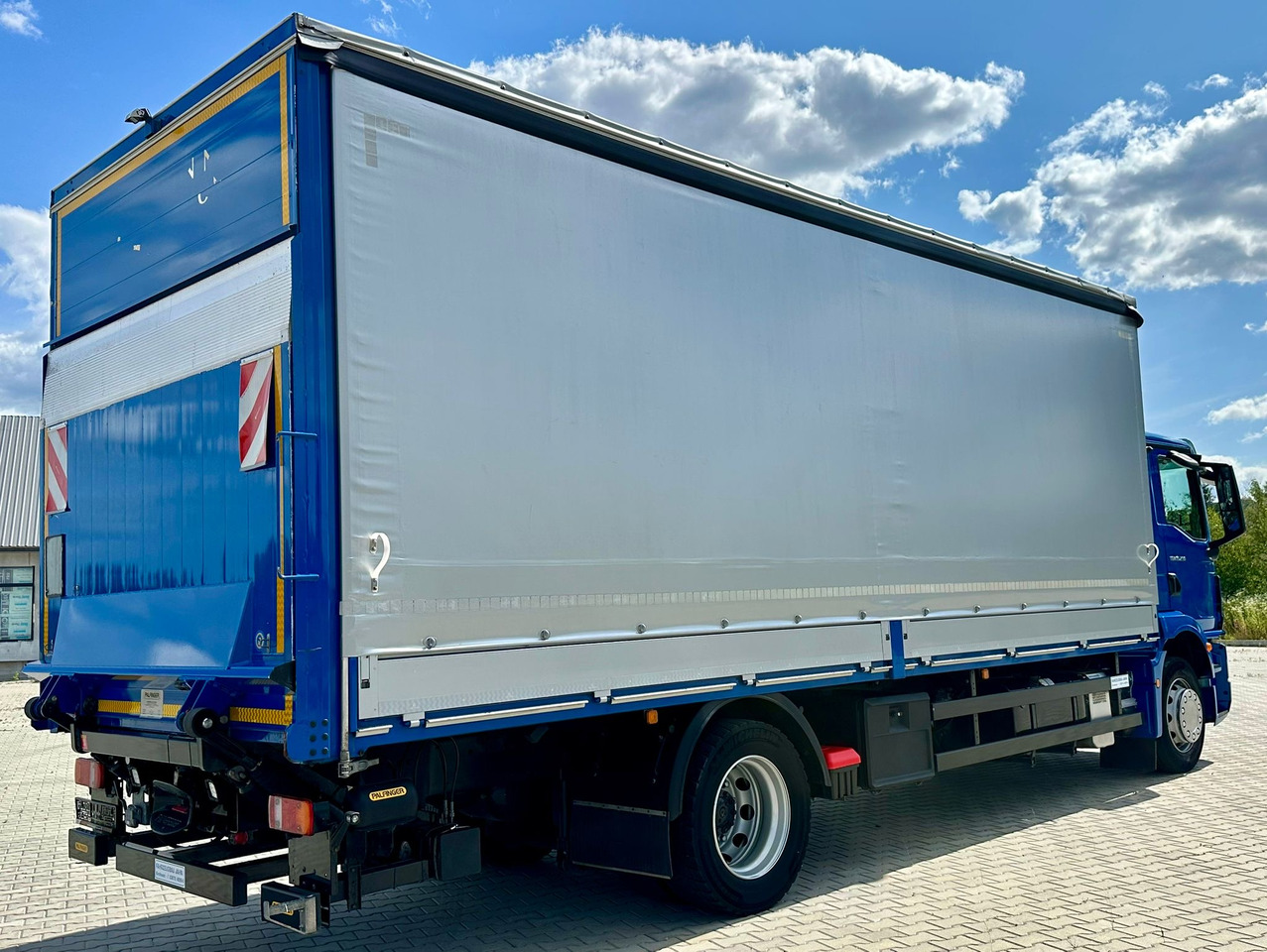MAN TGM 15.290 / FIRANKA / WINDA / AUTOMAT / 2021 ROK / 18 EUROPALET / 15 T DMC - Ponyvás teherautó: 4 kép. MAN TGM 15.290 / FIRANKA / WINDA / AUTOMAT / 2021 ROK / 18 EUROPALET / 15 T DMC - Ponyvás teherautó: 4 kép.