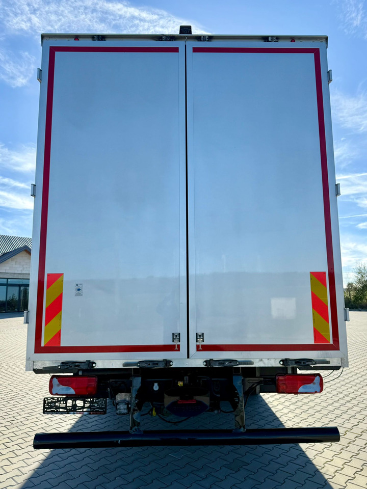 MAN TGM 15.290 / KONTENER / IZOTERMA / AUTOMAT / 7.5 M DŁUGOŚCI / 18 PALET / SYPIALKA / EURO 6 / 2020 ROK / 480 TYS KM / SPROWADZONY - Hőszigetelt teherautó: 5 kép. MAN TGM 15.290 / KONTENER / IZOTERMA / AUTOMAT / 7.5 M DŁUGOŚCI / 18 PALET / SYPIALKA / EURO 6 / 2020 ROK / 480 TYS KM / SPROWADZONY - Hőszigetelt teherautó: 5 kép.