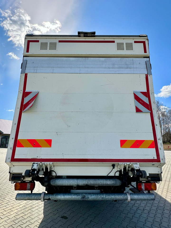 MAN TGX 18.360 / CHŁODNIA / WINDA / AUTOMAT / 19 EUROPALET / THERMO KING / SYPIALKA / SPROWADZONY - Hűtős teherautó: 5 kép. MAN TGX 18.360 / CHŁODNIA / WINDA / AUTOMAT / 19 EUROPALET / THERMO KING / SYPIALKA / SPROWADZONY - Hűtős teherautó: 5 kép.