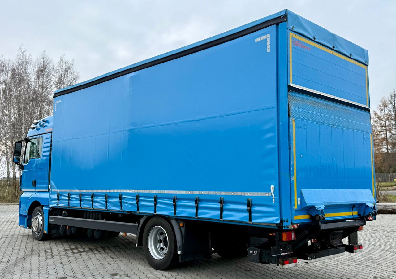 MAN TGX 18.360 / FIRANKA / WINDA / AUTOMAT / NOWE OPONY / EURO 6 / SYPIALKA / SPROWADZONY - Ponyvás teherautó: 3 kép. MAN TGX 18.360 / FIRANKA / WINDA / AUTOMAT / NOWE OPONY / EURO 6 / SYPIALKA / SPROWADZONY - Ponyvás teherautó: 3 kép.