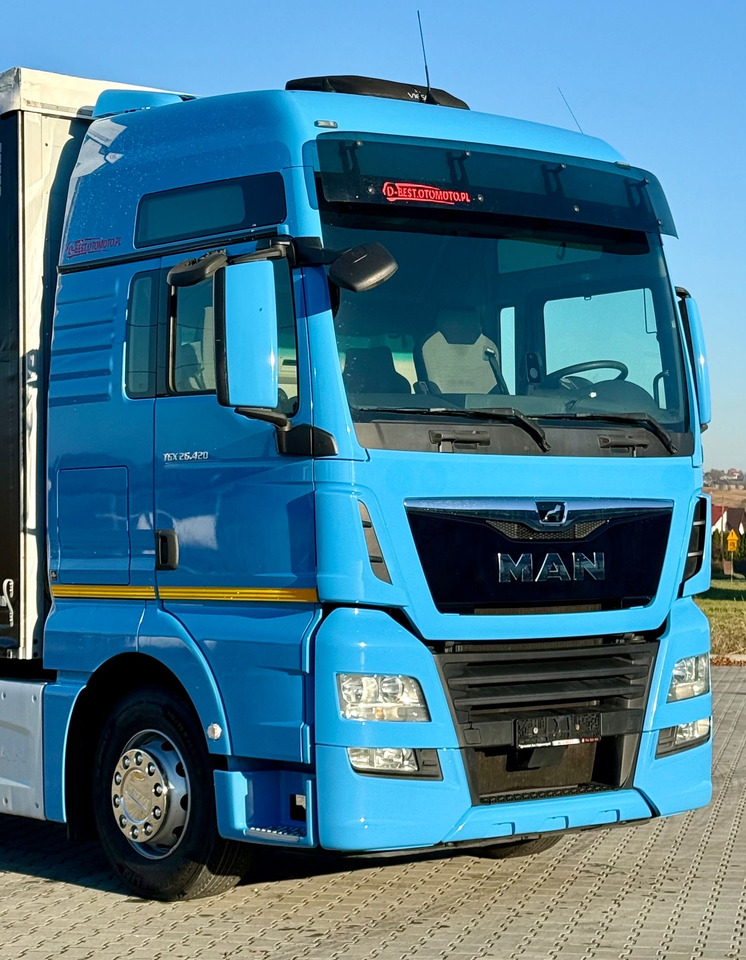 MAN TGX 26.420 / FIRANKA / WINDA / 23 EUROPALETY / 6x2 / AUTOMAT / EURO 6 / OŚ PODNOSZONA / DUŻA KABINA / 2019 ROK - Ponyvás teherautó: 5 kép. MAN TGX 26.420 / FIRANKA / WINDA / 23 EUROPALETY / 6x2 / AUTOMAT / EURO 6 / OŚ PODNOSZONA / DUŻA KABINA / 2019 ROK - Ponyvás teherautó: 5 kép.