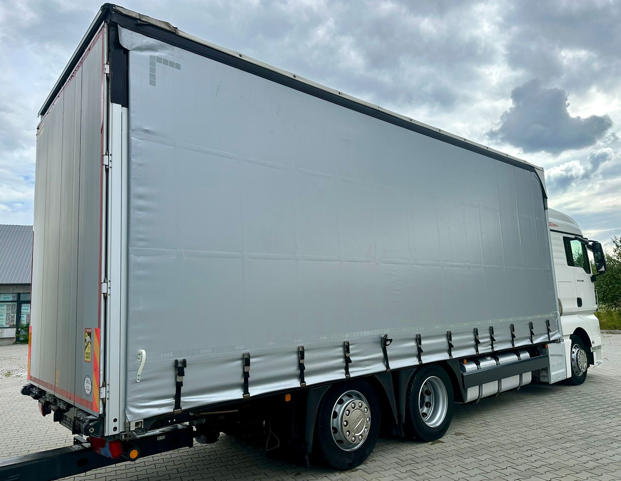 MAN TGX 26.460 / ZESTAW PRZEJAZDOWY / 38 PALET / AUTOMAT / SYPIALKA / PRZYCZEPA WIELTON / 2019 ROK / NISKI PRZEBIEG - Ponyvás teherautó: 5 kép. MAN TGX 26.460 / ZESTAW PRZEJAZDOWY / 38 PALET / AUTOMAT / SYPIALKA / PRZYCZEPA WIELTON / 2019 ROK / NISKI PRZEBIEG - Ponyvás teherautó: 5 kép.