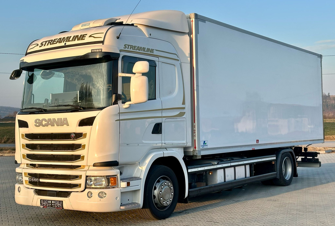 SCANIA G360 / IZOTERMA / 6.8 M DŁUGOŚCI / AUTOMAT / CAŁA NA PODUSZKACH / KLIMA POSTOJOWA / ELEKTRYCZNA ROLETA TYŁ / SYPIALKA - Hőszigetelt teherautó: 2 kép. SCANIA G360 / IZOTERMA / 6.8 M DŁUGOŚCI / AUTOMAT / CAŁA NA PODUSZKACH / KLIMA POSTOJOWA / ELEKTRYCZNA ROLETA TYŁ / SYPIALKA - Hőszigetelt teherautó: 2 kép.