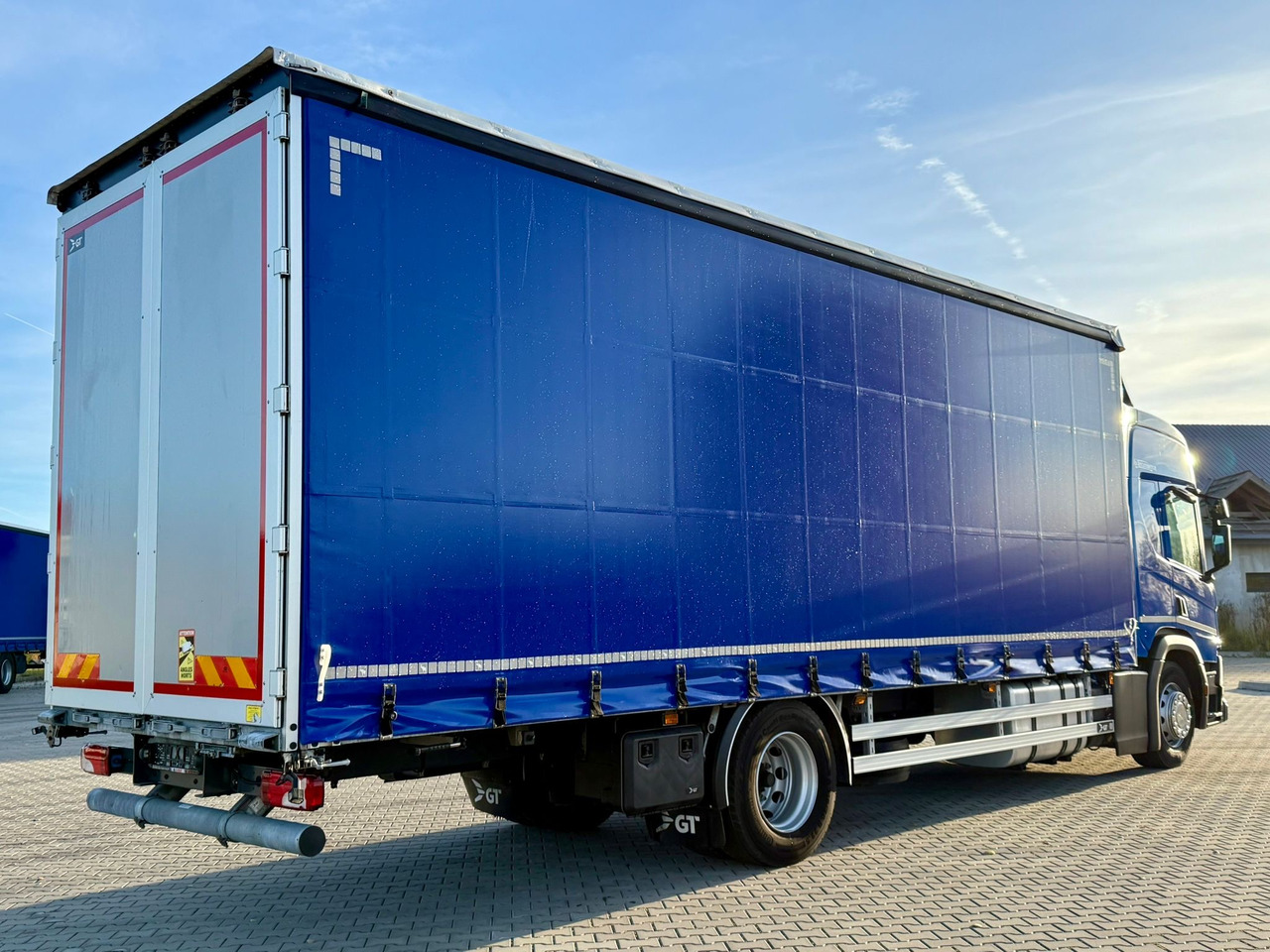 SCANIA P280 / FIRANKA / 20 EUROPALET / 220 TYŚ KM / 2022 ROK / SYPIALKA - Ponyvás teherautó: 5 kép. SCANIA P280 / FIRANKA / 20 EUROPALET / 220 TYŚ KM / 2022 ROK / SYPIALKA - Ponyvás teherautó: 5 kép.