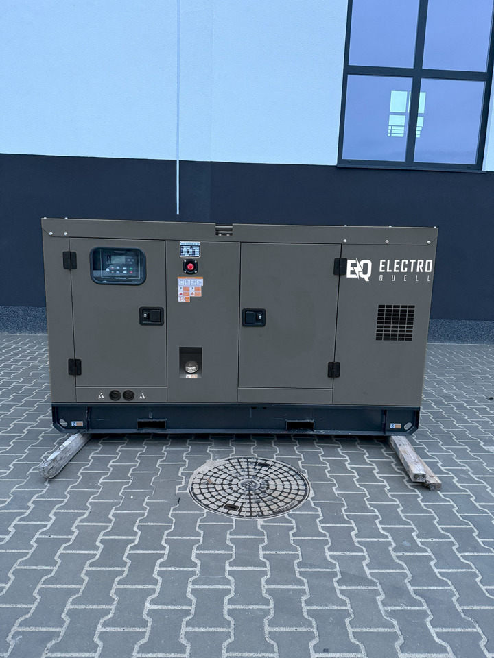 IVECO 30 kVA / 24 kW - Áramfejlesztő: 1 kép. IVECO 30 kVA / 24 kW - Áramfejlesztő: 1 kép.