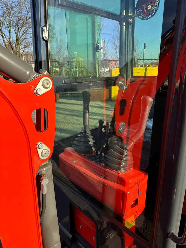 KUBOTA Diesel Mini excavator 1.2 Ton - Müller Machinery MB 12 - KS - Minikotró: 5 kép. KUBOTA Diesel Mini excavator 1.2 Ton - Müller Machinery MB 12 - KS - Minikotró: 5 kép.