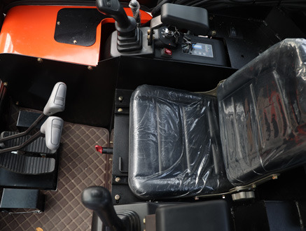 KUBOTA Diesel Mini excavator 2.5 Ton - Müller Machinery MB 25 - VKSH - Minikotró: 4 kép. KUBOTA Diesel Mini excavator 2.5 Ton - Müller Machinery MB 25 - VKSH - Minikotró: 4 kép.