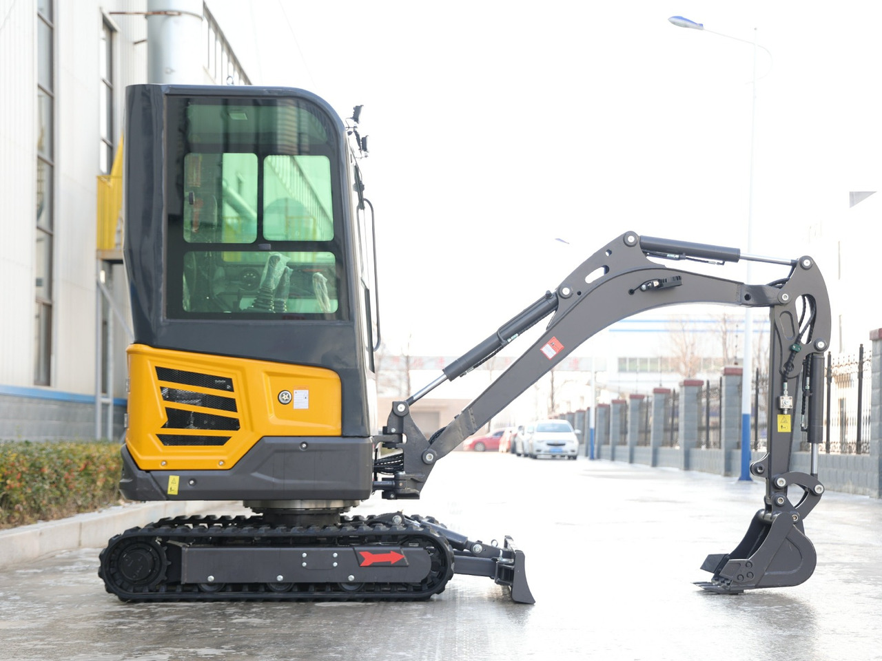 KUBOTA Diesel Mini excavator 2 Ton - Müller Machinery MB 20 - KSH - Minikotró: 3 kép. KUBOTA Diesel Mini excavator 2 Ton - Müller Machinery MB 20 - KSH - Minikotró: 3 kép.